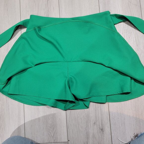 Zara Mini Skort Ruffle Hem and Bow Size Medium Green NEW Colorful Playful Girly - Picture 8 of 10